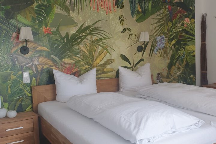 Room 11 of 35