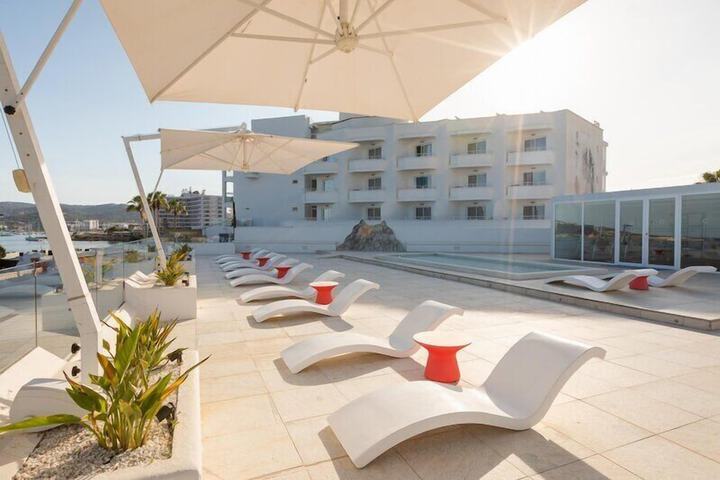 Pool Hotel