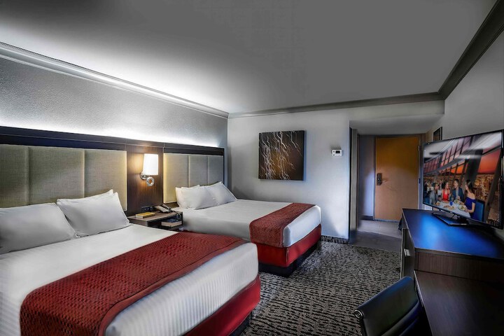 Room 34 of 178