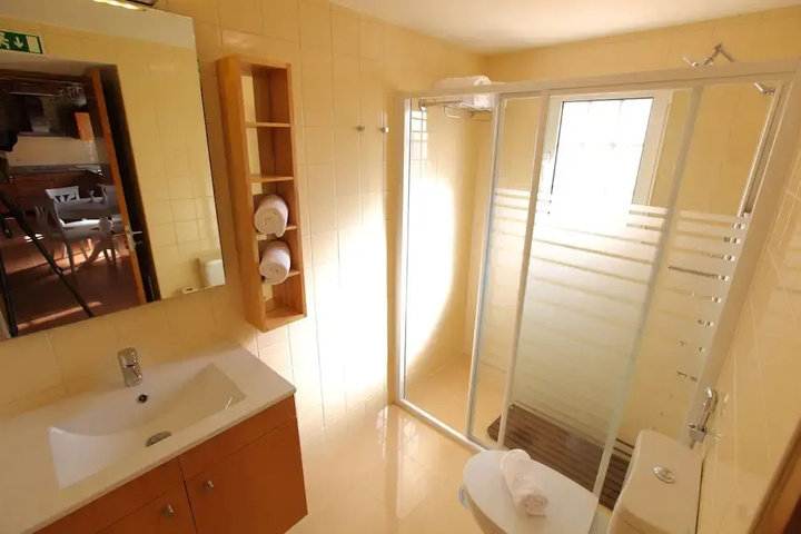 Room 7 of 20