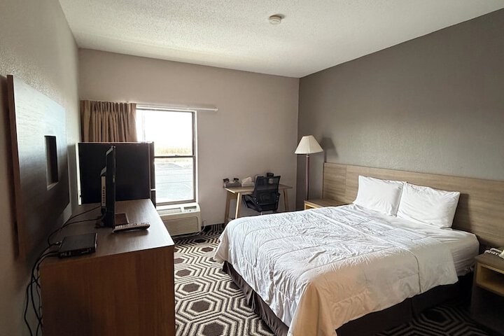 Room 12 of 27