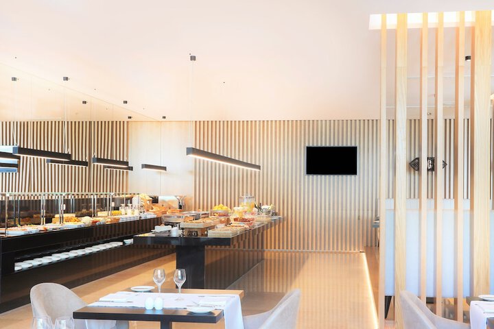 Dining 52 of 91