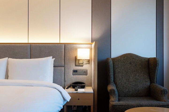 Room 12 of 81