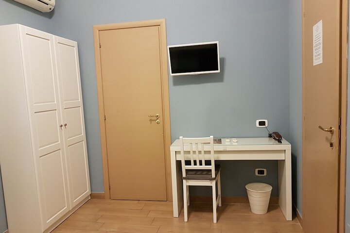 Room 9 of 53