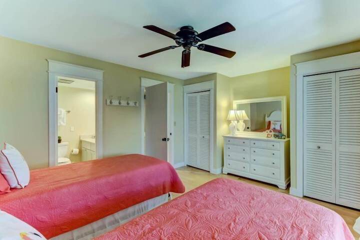 Room 6 of 49