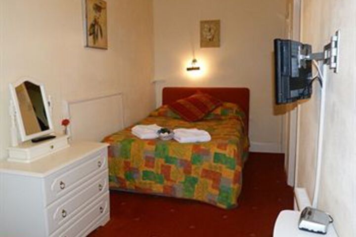 Room 7 of 17