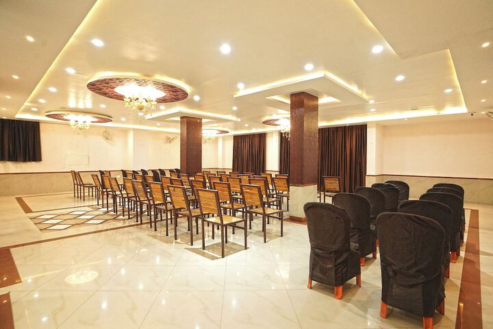Ballroom/Hall 67 of 75