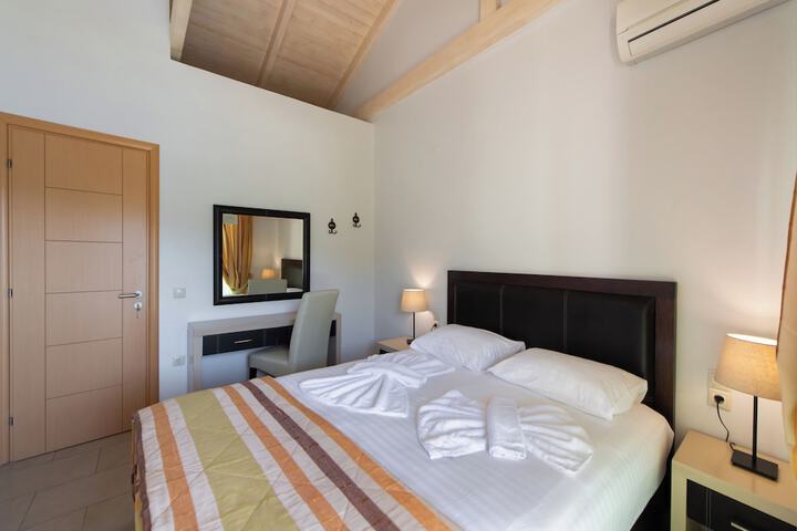 Room 4 of 45