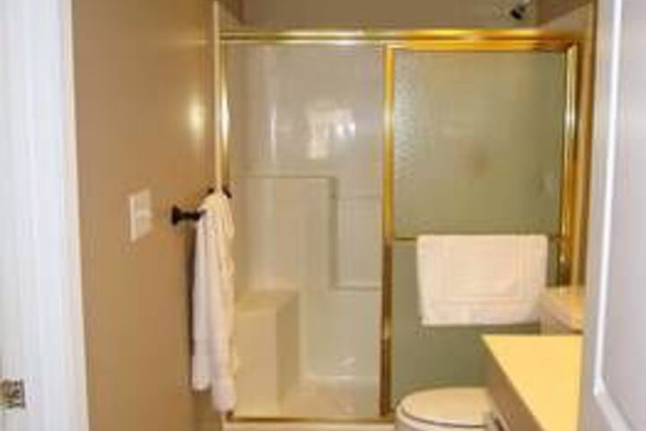 Room 8 of 48