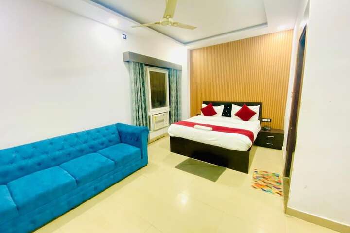 Room 7 of 24
