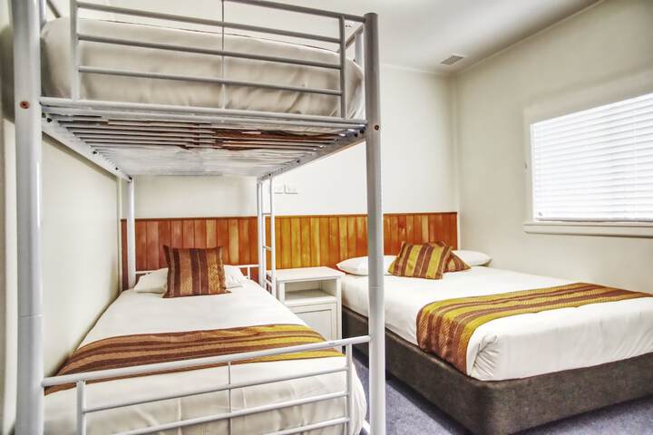 Room 9 of 25