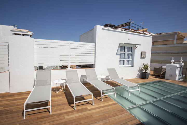 Sundeck 64 of 81