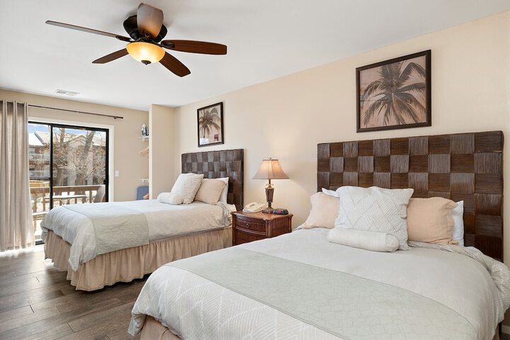 Room 45 of 220
