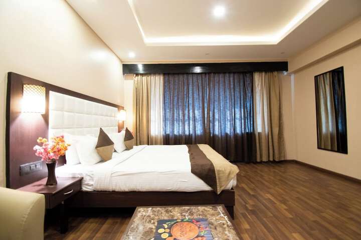 Room 25 of 68