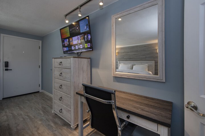 Room 13 of 125