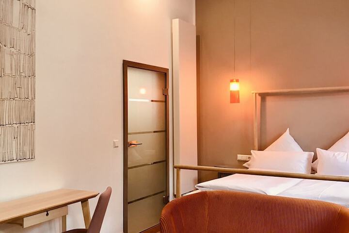 Room 6 of 39
