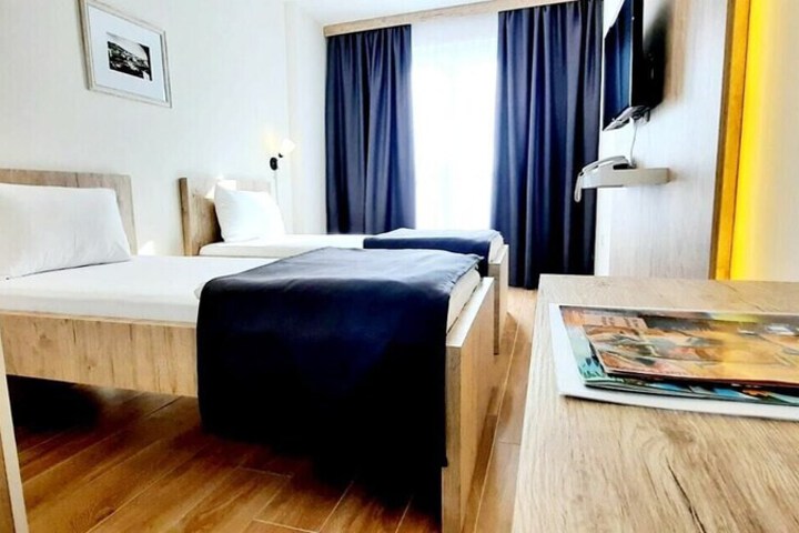 Room 36 of 74