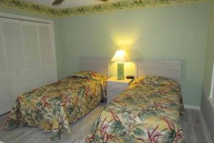 Room 8 of 25
