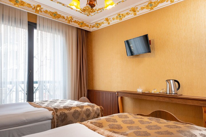 Room 16 of 35