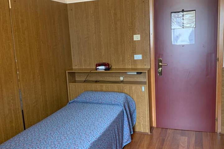 Room 18 of 37