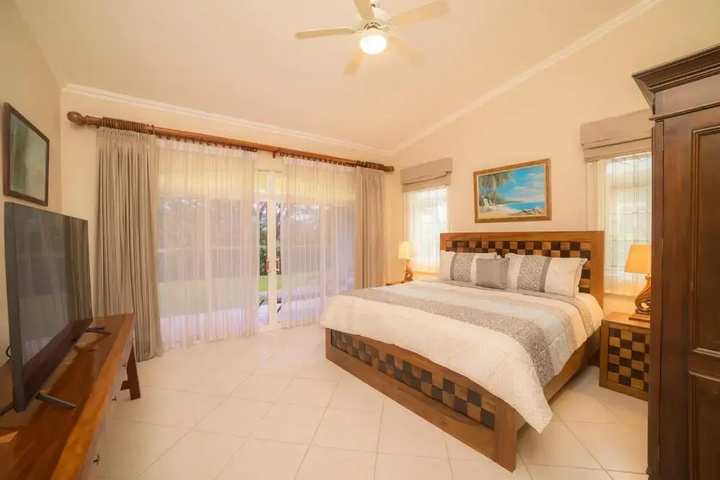 Room 3 of 17