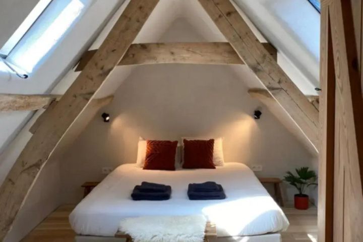 Room 6 of 20