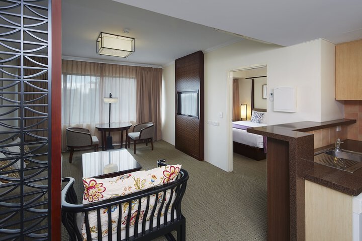 Room 18 of 48
