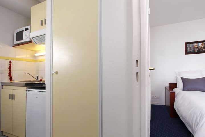 Room 3 of 18