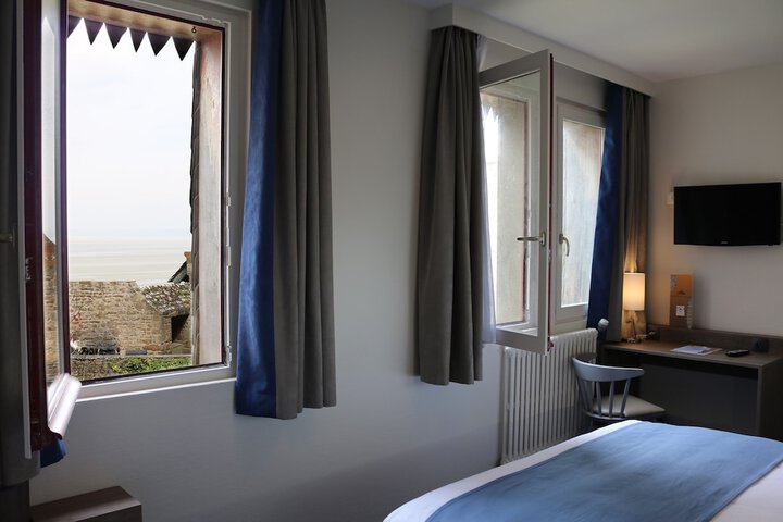 Room 30 of 53