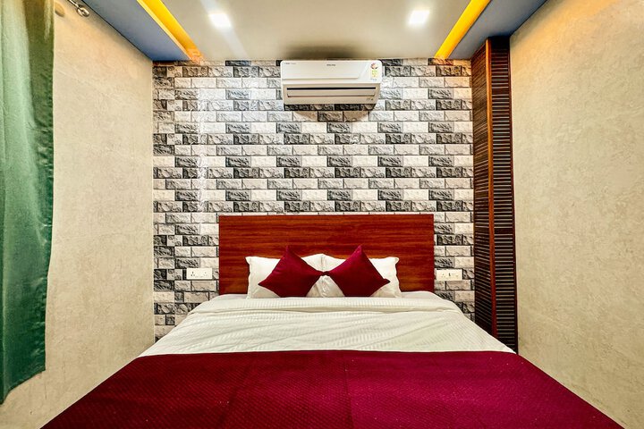 Room 4 of 24