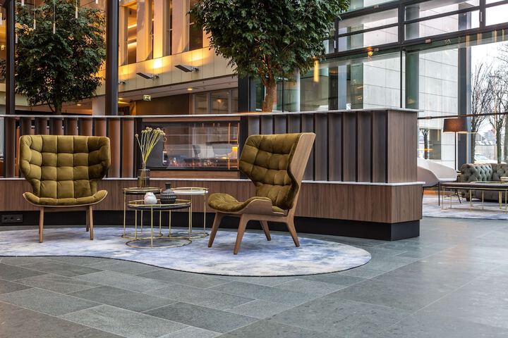 Entrance & Lobby
