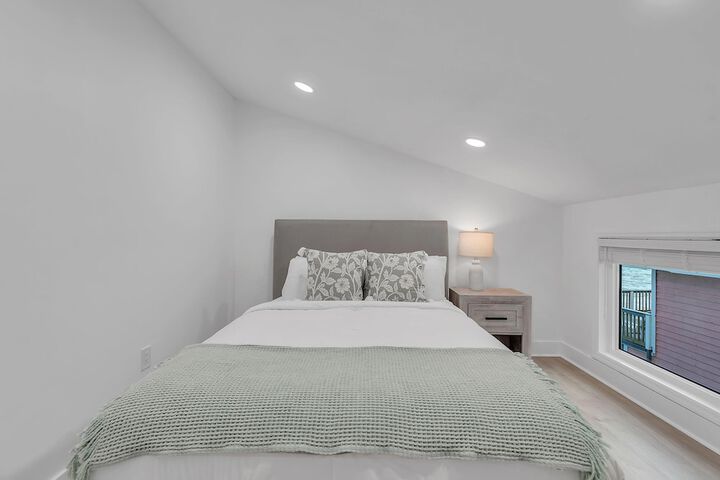 Room 45 of 191