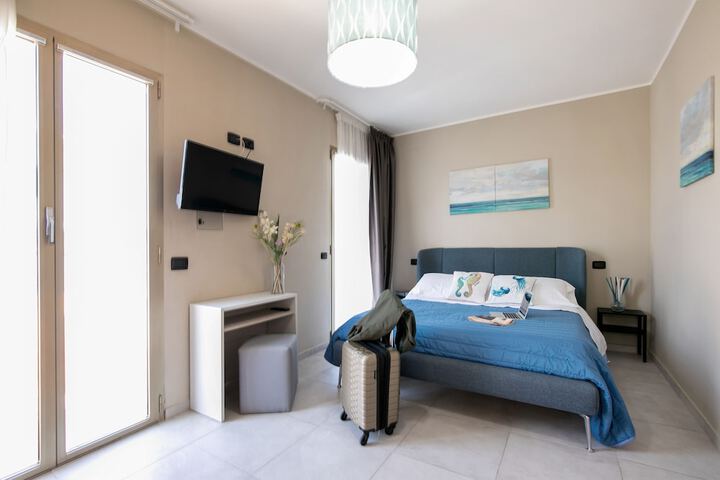 Room 4 of 40