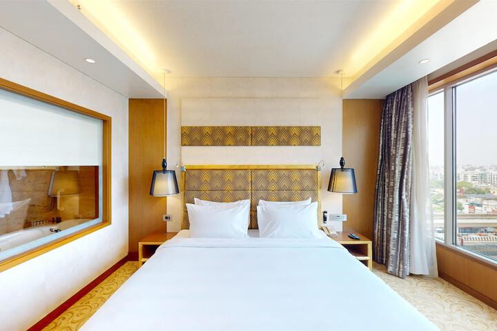 Room 21 of 116