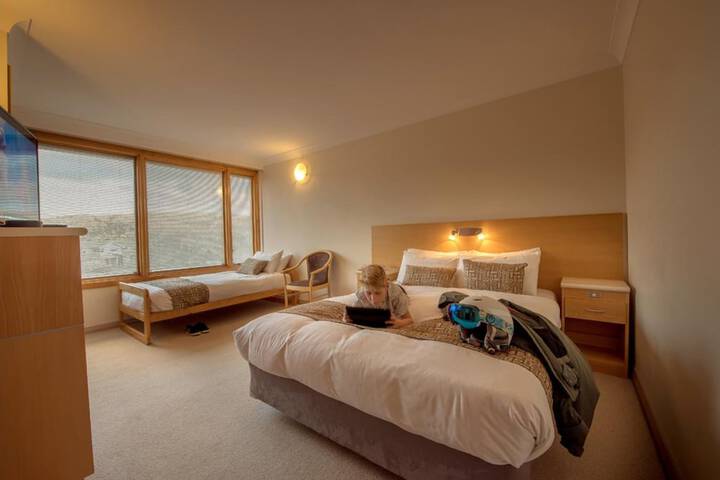 Room 6 of 65