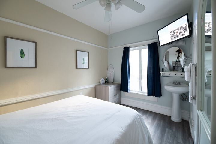 Room 9 of 55