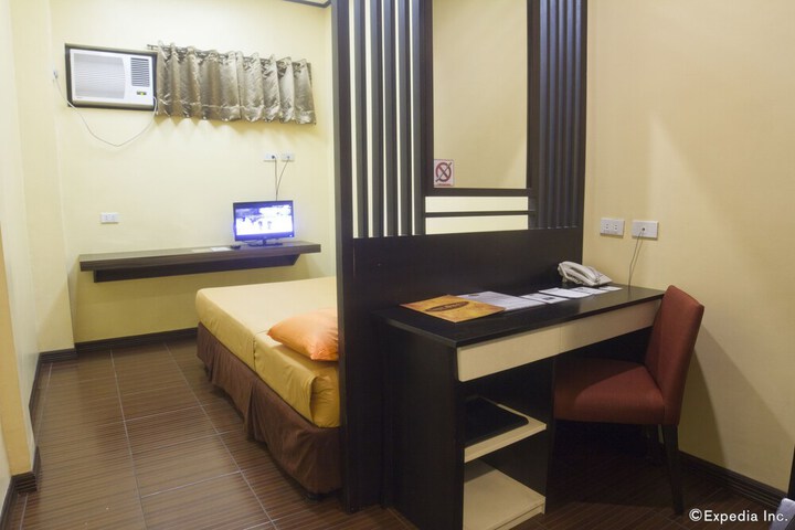 Room 3 of 49