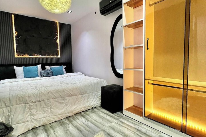 Room 17 of 41