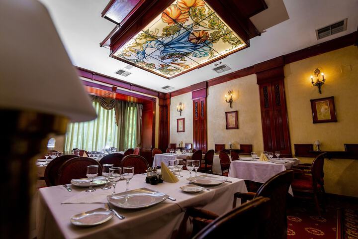 Dining 53 of 78