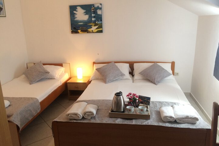 Room 17 of 65