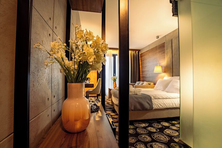 Room 3 of 36