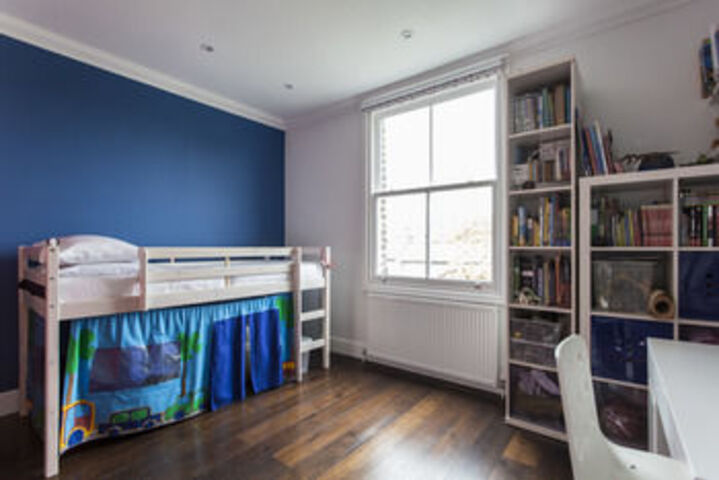 Room 25 of 166