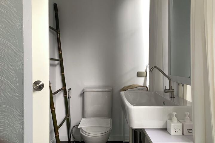 Room 65 of 127
