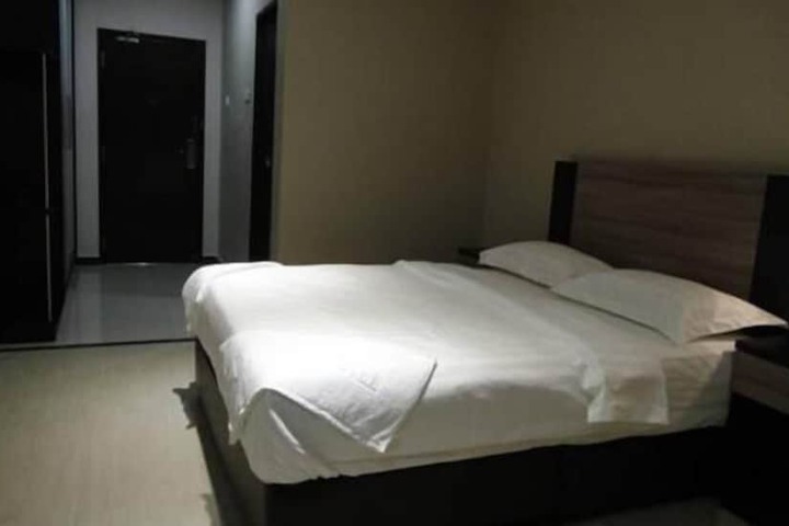 Room 18 of 47