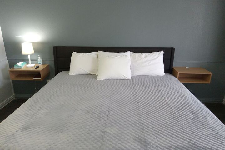 Room 5 of 21