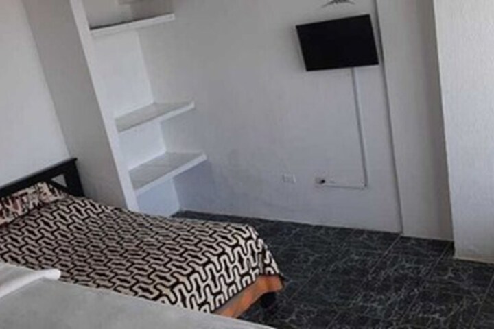 Room 14 of 27