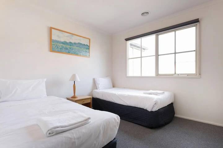 Room 11 of 36