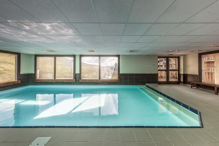 Pool 7 of 10