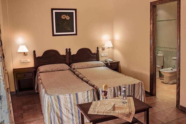 Room 9 of 40