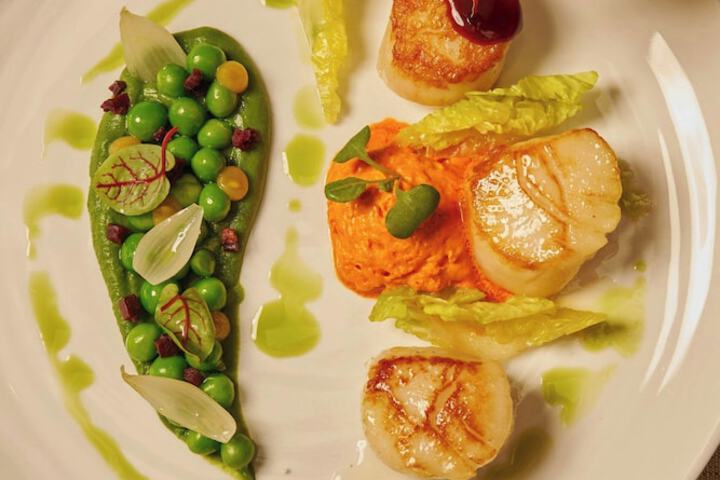 Dining 82 of 98
